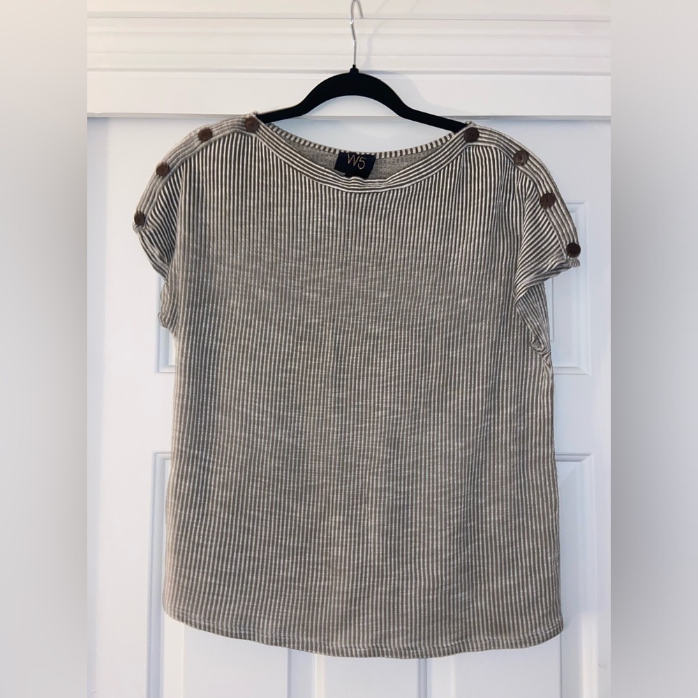 W5 by Anthrologie Women’s Medium Green and White Striped Button-Shoulder Blouse